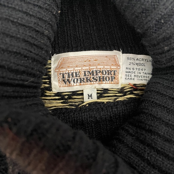 VINTAGE Turtleneck Grandpa Sweater with Pheasants and Gold Threading - Picture 4 of 4